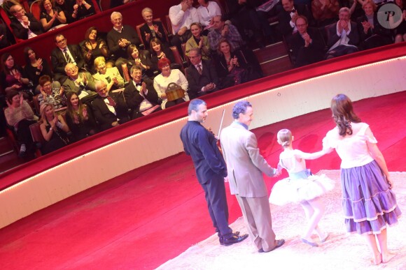 Exclusif - Stella Belmondo salue son public après son numéro lors du 52e Gala de l'union des artistes au Cirque d'hiver à Paris le 19 novembre 2013.