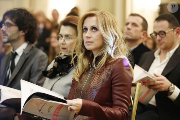 Exclusif - Lara Fabian à la vente aux enchères des Frimousses de créateurs (au profit de l'Unicef pour les enfants du Darfour) à l'hôtel George V, à Paris, le 2 décembre 2013.