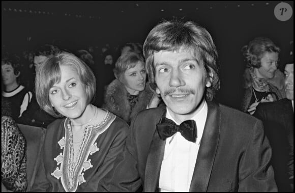 Antoine avec sa compagne Francette à l'Olympia en 1967 à Paris. 