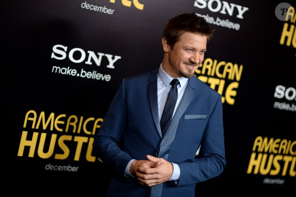Jeremy Renner à la première d'American Bluff au Directors Guild Theatre à Los Angeles, le 3 décembre 2013.