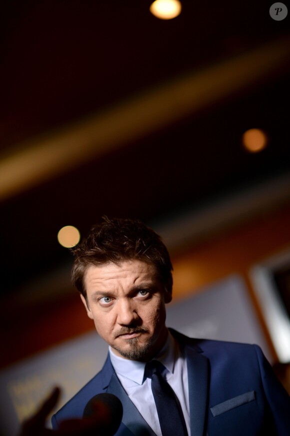 Jeremy Renner à la première d'American Bluff au Directors Guild Theatre à Los Angeles, le 3 décembre 2013.