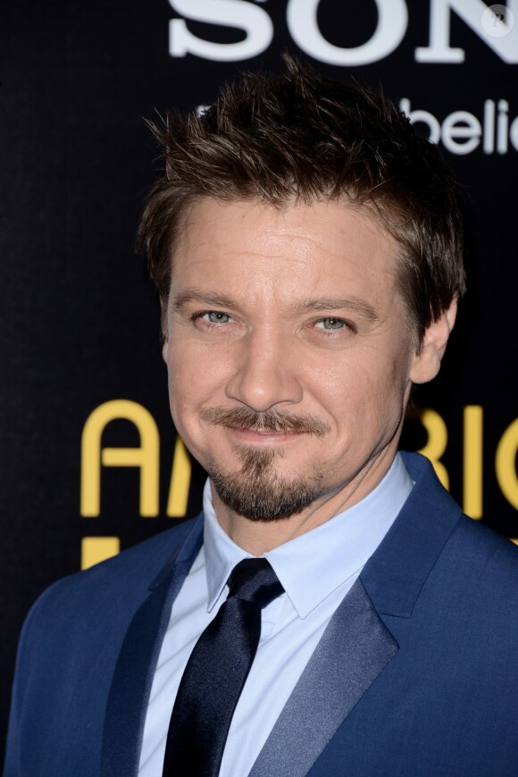 Jeremy Renner à la première d'American Bluff au Directors Guild Theatre à Los Angeles, le 3 décembre 2013.