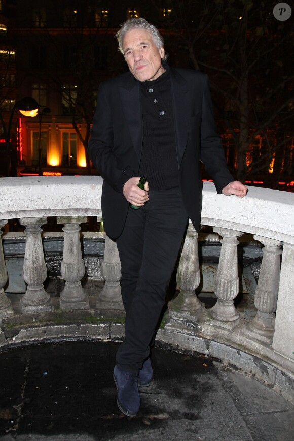 Abel Ferrara pose pour l’avant-première du film "Dernier jour sur Terre" au balcon du Gaumont Opéra à Paris, le 17 décembre 2012, France.