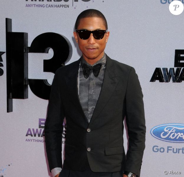 Pharrell Williams, tout de Lanvin vêtu lors des BET Awards 2013 au Nokia Theatre L.A. Live. Los Angeles, le 30 juin 2013.