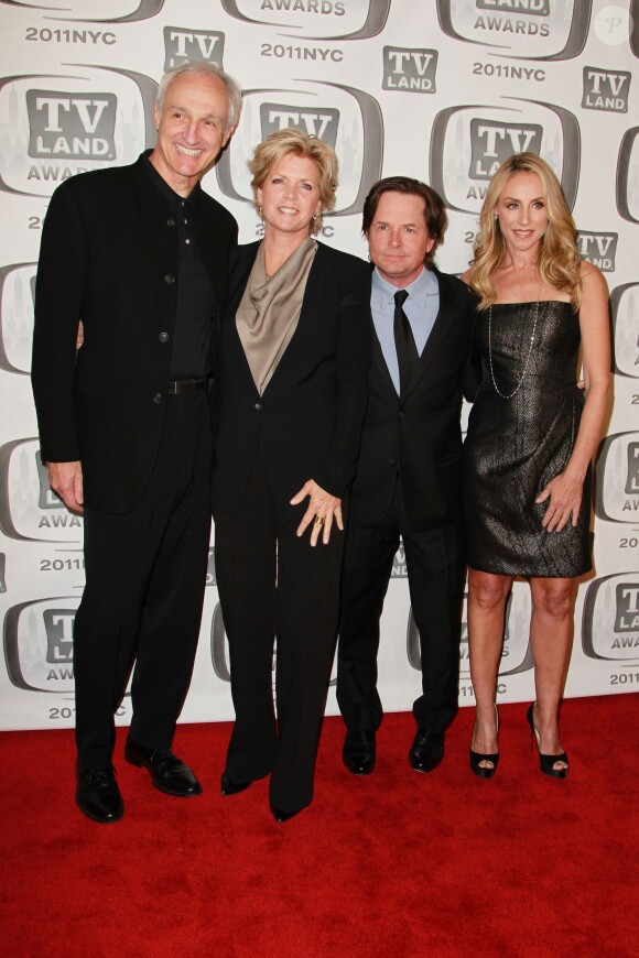 Michael Gross, Meredith Baxter, Michael J. Fox et Tracy Pollan à New York, le 10 avril 2011.