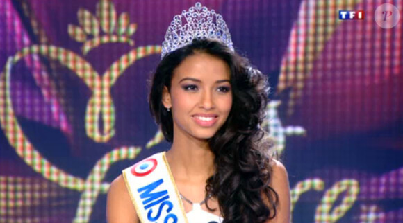 Flora Coquerel, Miss France 2014 : invitée du JT de 13 heures de TF1 le 9 décembre 2013