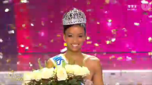 Miss Orléanais, Flora Coquerel, est élue Miss France 2014 le 7 décembre 2013 sur TF1
