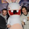 Bruno Solo et Serge Hazanavicius lors de la présentation de la nouvelle attraction du Futuroscope consacrée aux Lapins Crétins à Poitiers le 7 décembre 2013.