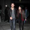Taylor Lautner et sa petite amie Marie Avgeropoulos au concert de Jay-Z au Staples Center à Los Angeles. Le 9 décembre 2013.