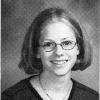 Avril Lavigne à l'âge de 16 ans en 2000. La future star entame sa première année de lycée à la Napanee District Secondary School au Canada.