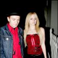 Avril Lavigne et son fiancé de l'époque Deryck Whibley à Beverly Hills, le 10 avril 2005.