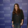 Elisa Tovati à l'inauguration de la nouvelle boutique "André" à Paris, le 10 décembre 2013.