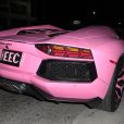 Nicki Minaj arrive en Lamborghini rose au restaurant Philippe pour fêter son 31e anniversaire. Beverly Hills, le 8 décembre 2013.