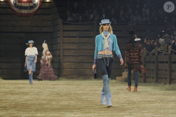 Défilé Chanel Paris-Dallas le 10 décembre 2013