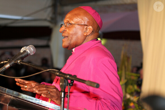Desmond Tutu à Johannesbourg le 9 décembre 2013.
