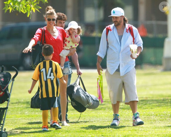 Kevin Federline, accompagné de sa femme Victoria Prince et de leur fille Jordan, à Woodland Hills, le 7 avril 2013.
