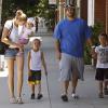 Exclusif - Kevin Federline accompagné de ses fils Sean et Jayden, de sa femme Victoria Prince et de leur fille Jordan, le 15 août 2012 à Studio City.
