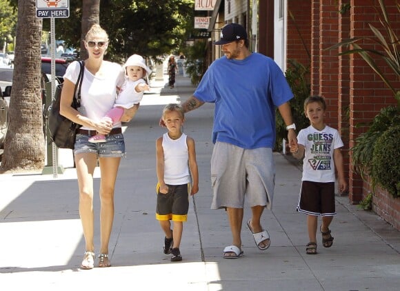 Exclusif - Kevin Federline accompagné de ses fils Sean et Jayden, de sa femme Victoria Prince et de leur fille Jordan, le 15 août 2012 à Studio City.