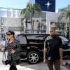 Kanye West, en pleine séance shopping avec sa fiancée Kim Kardashian et sa future belle-mère Kris Jenner, se rend à la boutique Chanel sur Rodeo Drive. Beverly Hills, le 11 décembre 2013.