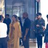 Kim Kardashian, Kanye West et Kris Jenner, en pleine séance shopping dans la boutique Chanel située sur Rodeo Drive. Beverly Hills, le 11 décembre 2013.