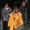 Kim Kardashian, son fiancé Kanye West et sa mère Kris Jenner quittent le centre commercial Barneys New York. Beverly Hills, le 11 décembre 2013.