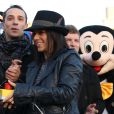 Exclusif - La chanteuse Alizée officialise sa relation avec son compagnon le danseur Gregoire Lyonnet lors du coup d'envoi des illuminations de Noël à Ajaccio le 7 decembre 2013 en presence de son papa, de sa fille Annily et du maire d'Ajaccio Simon Renucci.
