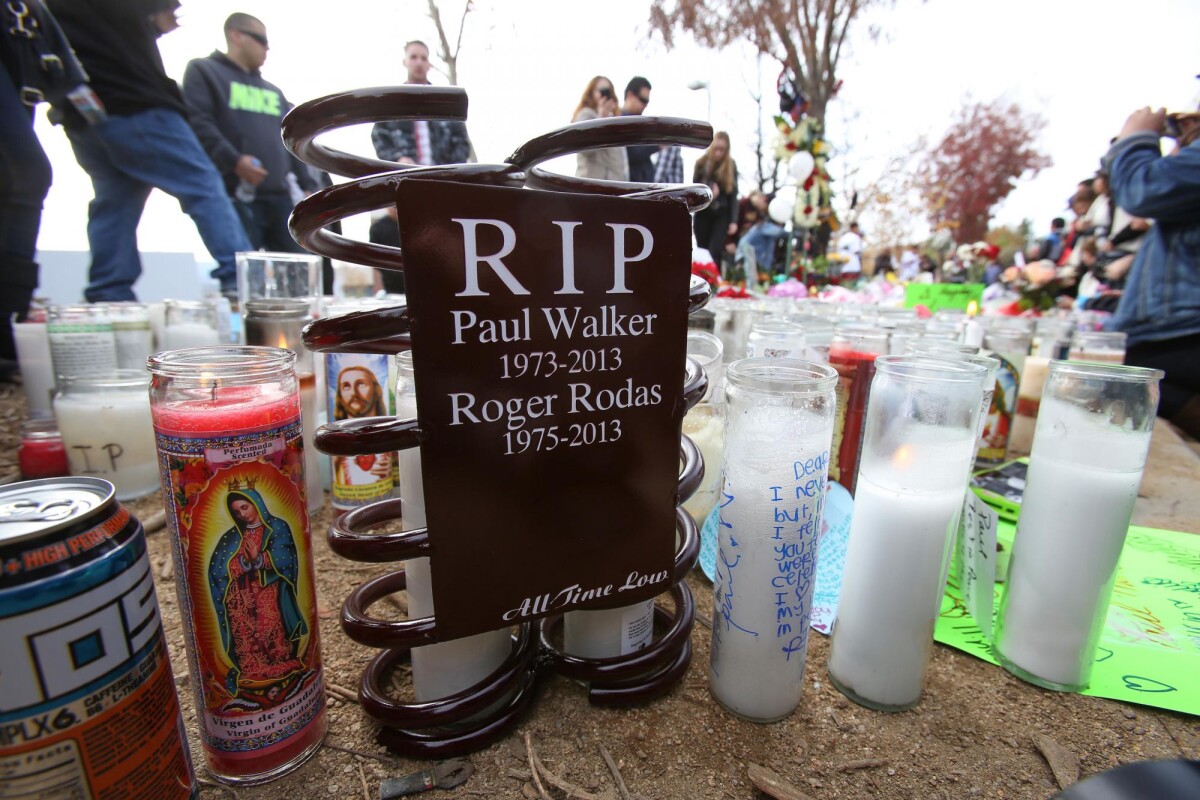 Photo : Les hommages à Paul Walker et Rodger Rodas se multiplient au ...