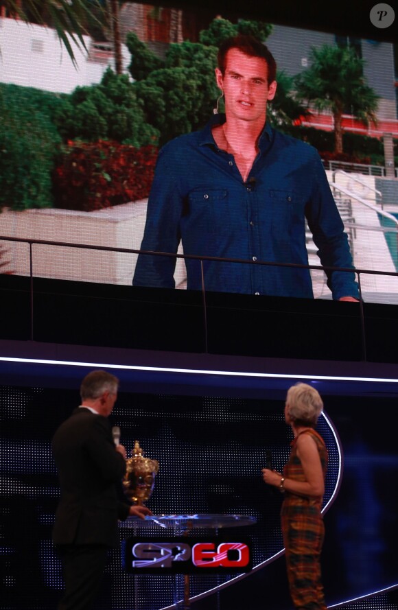 Andy Murray en direct depuis Miami devant sa mère Judy lors des BBC Sports Personality of the Year Awards 2013, à la First Direct Arena de Leeds, le 15 décembre 2013