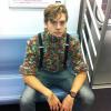 Dylan Sprouse prend la pose dans le métro new-yorkais, le 10 décembre 2013.