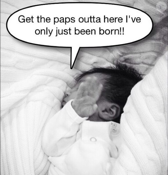 Tout juste venue au monde, Ayva tient déjà à son intimité. Illustration avec cette photo de son papa Jay Sean, postée sur Instagram.