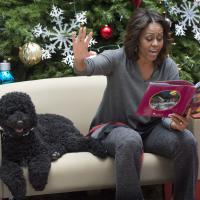 Michelle Obama : Charmante conteuse de Noël au milieu d'enfants enchantés