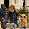 Keri Russell et ses enfants Willa Lou et River Russell Deary dans les rues de New York City, le 18 décembre 2013.