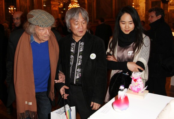 Ivry Giltlis, Minoru Wanatabe à la vente aux enchères caritative "Solidarité Fukushima" organisée par Kenzo à Paris le 19 décembre 2013.