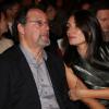 Jean Reno et sa femme Zofia à la vente aux enchères caritative "Solidarité Fukushima" organisée par Kenzo à Paris le 19 décembre 2013.