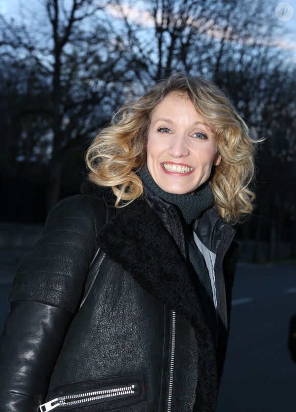 Exclusif - Alexandra Lamy arrivant à l'enregistrement de l'émission Vivement dimanche à Paris le 18 décembre 2013 (diffusion sur France 2 le 22 décembre)