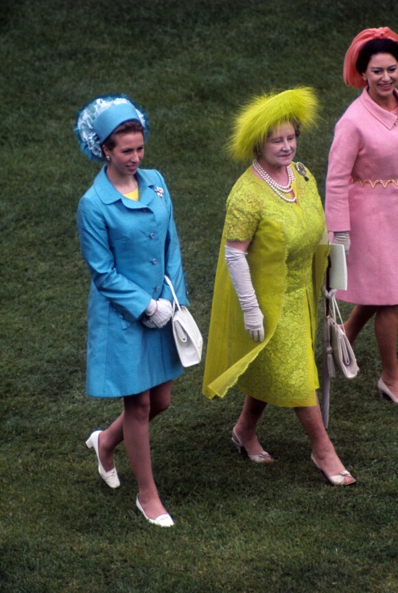 La princesse Anne, la reine mère et la princesse Margaret le 1er juillet 1969