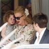 Nicole Kidman florale et protectrice avec sa fille de deux ans, Faith, alors qu'elle célèbre les Noces de ses parents avec Keith Urban à Sydney, le 22 décembre 2012.
