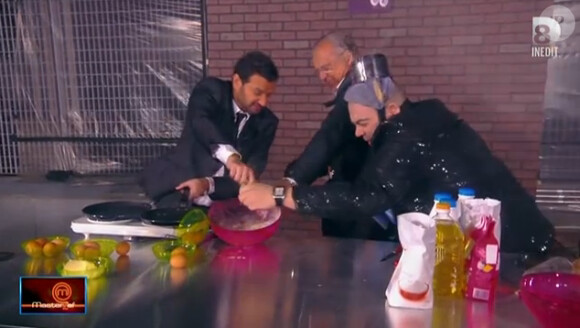 Gérard Louvin perd son sang froid après un happening dans le prime "Touche pas à mes parodies" diffusé le jeudi 10 octobre 2013 sur D8.