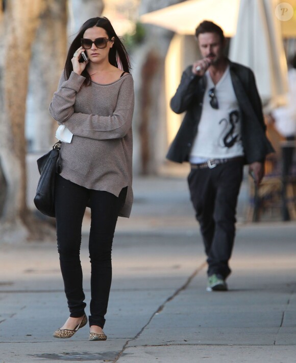 Exclusif - David Arquette et sa petite amie Christina McLarty, enceinte à West Hollywood, le 23 décembre 2013.