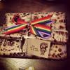 Tom Daley a reçu un cadeau aux couleurs du drapeau gay de sa tante Marie, le 25 décembre 2013.