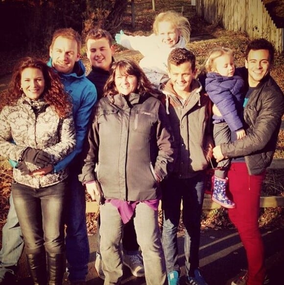 Tom Daley, en famille, avec sa mère Debbie, sa tante Marie, ses frères Ben et William pour Noel, au Royaume-Uni, le 25 décembre 2013.