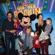 Tori Spelling, Dean McDermott et leurs enfants au spectacle Disney on Ice Rockin' Ever After à Los Angeles, le 12 décembre 2013.