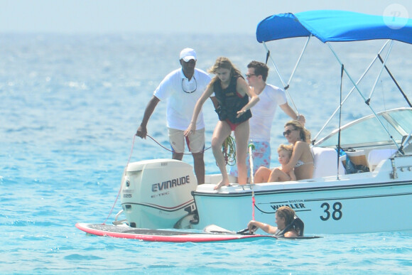 Cara Delevingne en vacances à la Barbade, le 27 décembre 2013.