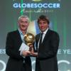 Antonio Conte et Ian Rush à l'honneur lors de la cérémonie des Global Soccer de la 8e édition de la Dubai International Sports Conference à Dubaï, le 28 décembre 2013