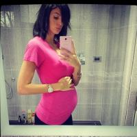 Jade Foret, enceinte de 5 mois : Elle expose son ventre, Liva joue les tops !