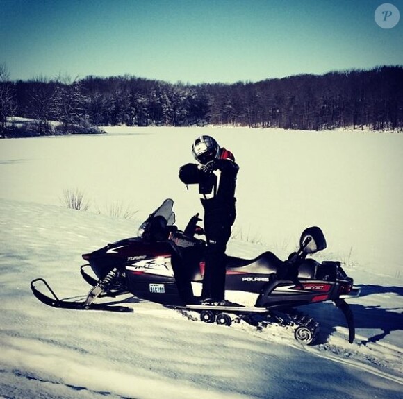 Justin Bieber fait de la motoneige au Canada, le 28 décembre 2013.