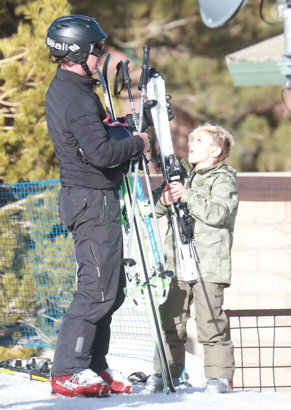 Gavin Rossdale et son fils Kingston en vacances à Mammoth, le 30 décembre 2013.