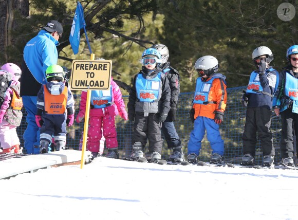 Zuma, en quête de sa première étoile, suit avec d'autres enfants des cours de ski dans la station de Mammoth, le 30 décembre 2013.