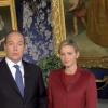 Le prince Albert II de Monaco et la princesse Charlene ont présenté leurs voeux pour l'année 2014 aux Monégasques dans un message vidéo enregistré au palais princier. La princesse Charlene a prononcé quelques mots en français pour conclure.