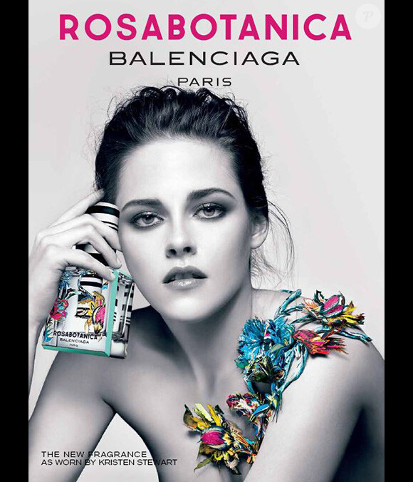 Kristen Stewart pose pour le parfum Rosabotanica de Balenciaga dont elle était l'égérie jusqu'à fin 2013.